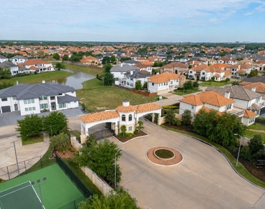 2422 Camden Creek Lane - Photo Thumbnail 32