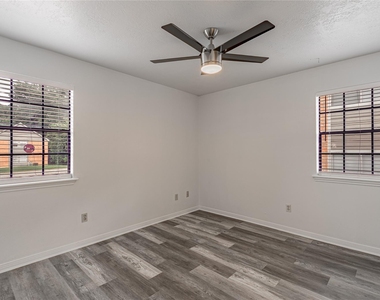 2402 Sycamore Avenue - Photo Thumbnail 18