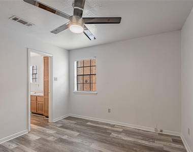 2402 Sycamore Avenue - Photo Thumbnail 14