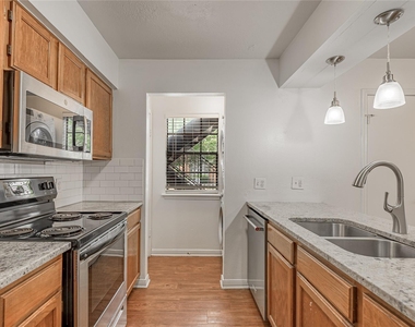 2402 Sycamore Avenue - Photo Thumbnail 10