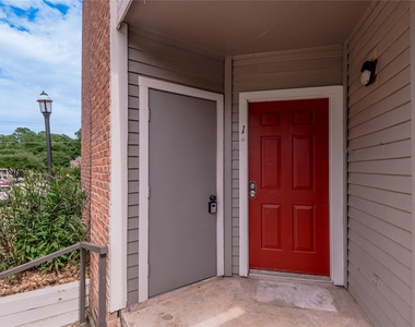 2402 Sycamore Avenue - Photo Thumbnail 3