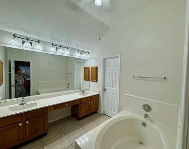 9035 Rippling Fields Drive - Photo Thumbnail 12