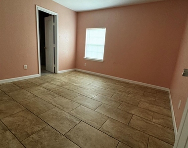 709 Matthews Street - Photo Thumbnail 5