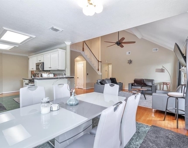6303 Carissa Court - Photo Thumbnail 7