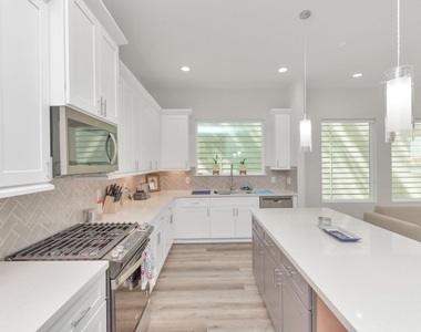 3360 Pinemont Drive - Photo Thumbnail 11