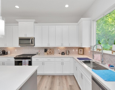 3360 Pinemont Drive - Photo Thumbnail 12