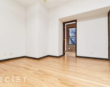 East 13th Street - Photo Thumbnail 8