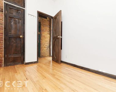 East 13th Street - Photo Thumbnail 6