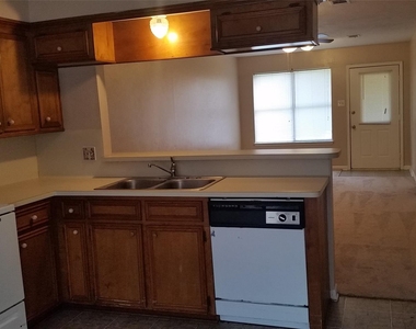 1715 Hazelwood Street - Photo Thumbnail 4