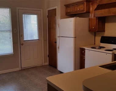 1715 Hazelwood Street - Photo Thumbnail 3