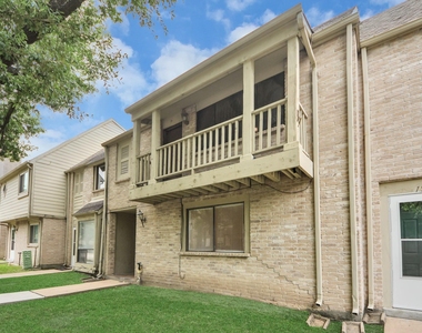15534 Weldon Drive - Photo Thumbnail 3