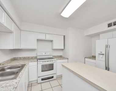 15534 Weldon Drive - Photo Thumbnail 10