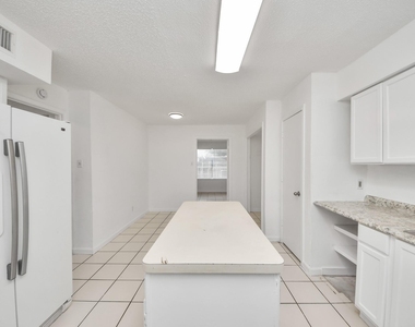 15534 Weldon Drive - Photo Thumbnail 11