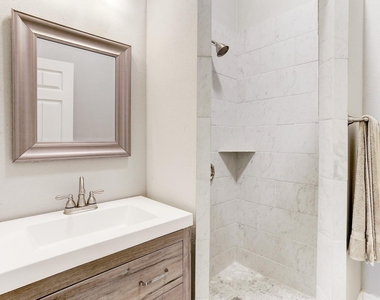 2721 Engelke Street - Photo Thumbnail 11
