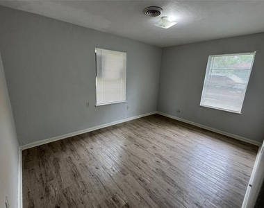 5122 Windemere Street - Photo Thumbnail 5