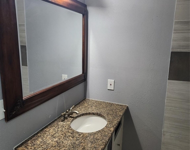 1311 Carlisle Street - Photo Thumbnail 24