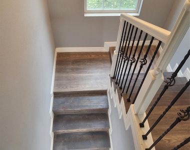 1311 Carlisle Street - Photo Thumbnail 6