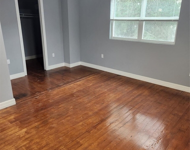1311 Carlisle Street - Photo Thumbnail 12