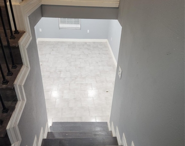 1311 Carlisle Street - Photo Thumbnail 7