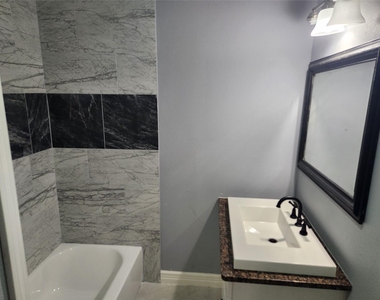 1311 Carlisle Street - Photo Thumbnail 17