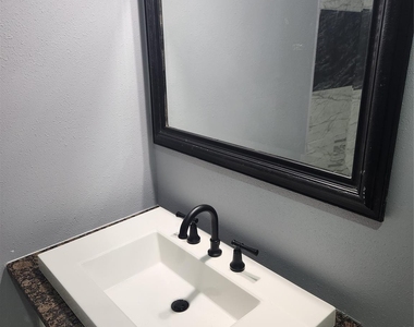 1311 Carlisle Street - Photo Thumbnail 15