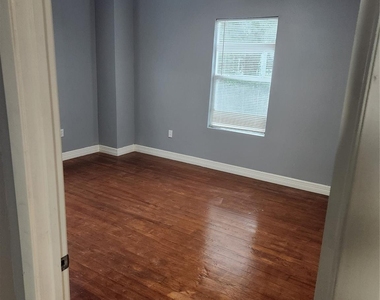 1311 Carlisle Street - Photo Thumbnail 11