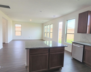 1235 Bryman Drive - Photo Thumbnail 4