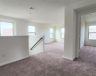 1235 Bryman Drive - Photo Thumbnail 9