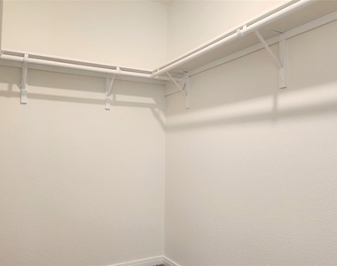 1235 Bryman Drive - Photo Thumbnail 10