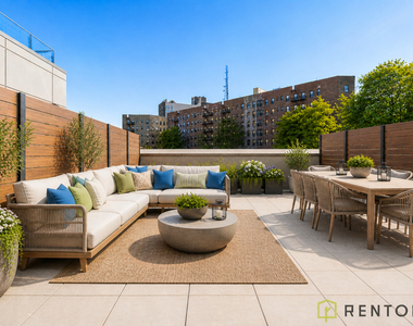 960 Franklin Avenue - Photo Thumbnail 1