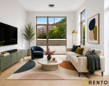 960 Franklin Avenue - Photo Thumbnail 2
