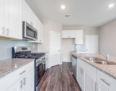 21803 Colonial Meadow Creek Trail - Photo Thumbnail 7