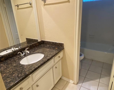 4714 N Cashel Circle - Photo Thumbnail 15