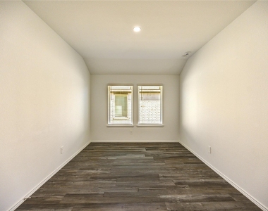 5406 Castlebury Meadows Drive - Photo Thumbnail 12