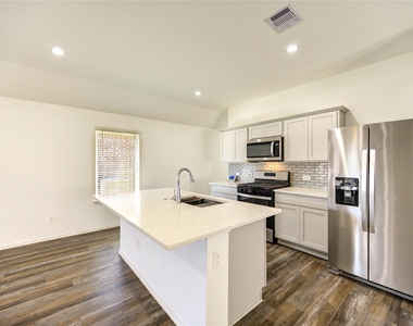 5406 Castlebury Meadows Drive - Photo Thumbnail 9