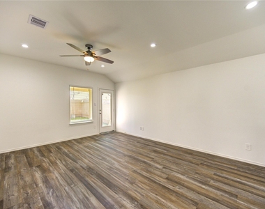 5406 Castlebury Meadows Drive - Photo Thumbnail 13