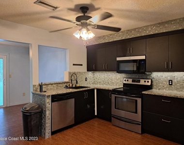 1311 Cindy Circle Ne - Photo Thumbnail 2