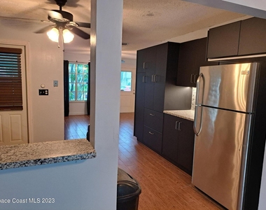 1311 Cindy Circle Ne - Photo Thumbnail 5
