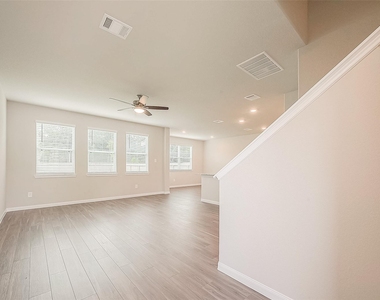 2335 Tavo Trail Drive - Photo Thumbnail 5