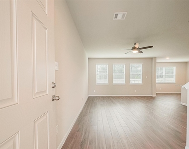 2335 Tavo Trail Drive - Photo Thumbnail 4
