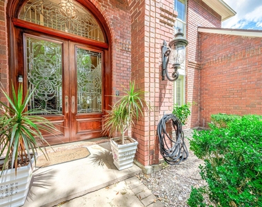 3702 Belle Grove Ln - Photo Thumbnail 3
