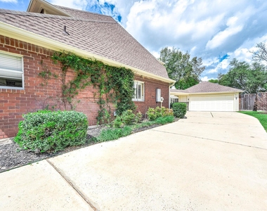3702 Belle Grove Ln - Photo Thumbnail 41