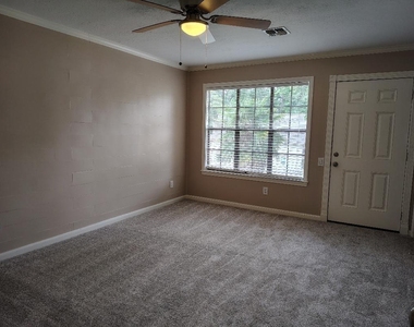 2823 Whitman Drive - Photo Thumbnail 17