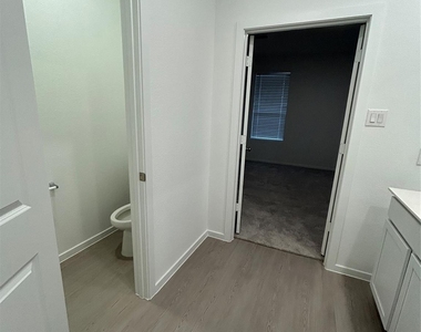 6706 Violet Clover Ave - Photo Thumbnail 13