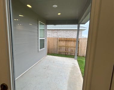 6706 Violet Clover Ave - Photo Thumbnail 18
