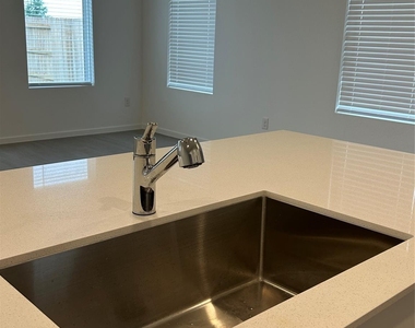 6706 Violet Clover Ave - Photo Thumbnail 7