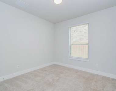 14910 Mossycup Spur Way - Photo Thumbnail 7