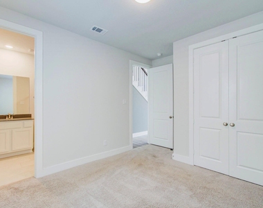 14910 Mossycup Spur Way - Photo Thumbnail 8