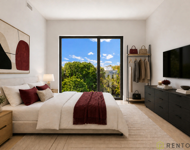 960 Franklin Avenue - Photo Thumbnail 4