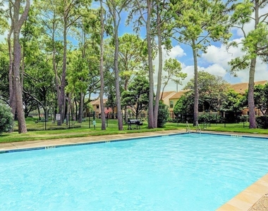 800 Country Place Drive - Photo Thumbnail 8